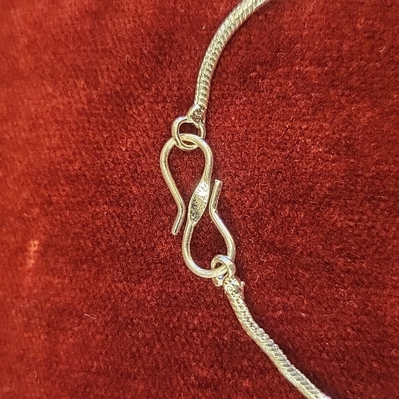 Eastern Indian Silver & Clear Glass Stone Necklace & Pierced Earring Set. - Picture 4 of 15